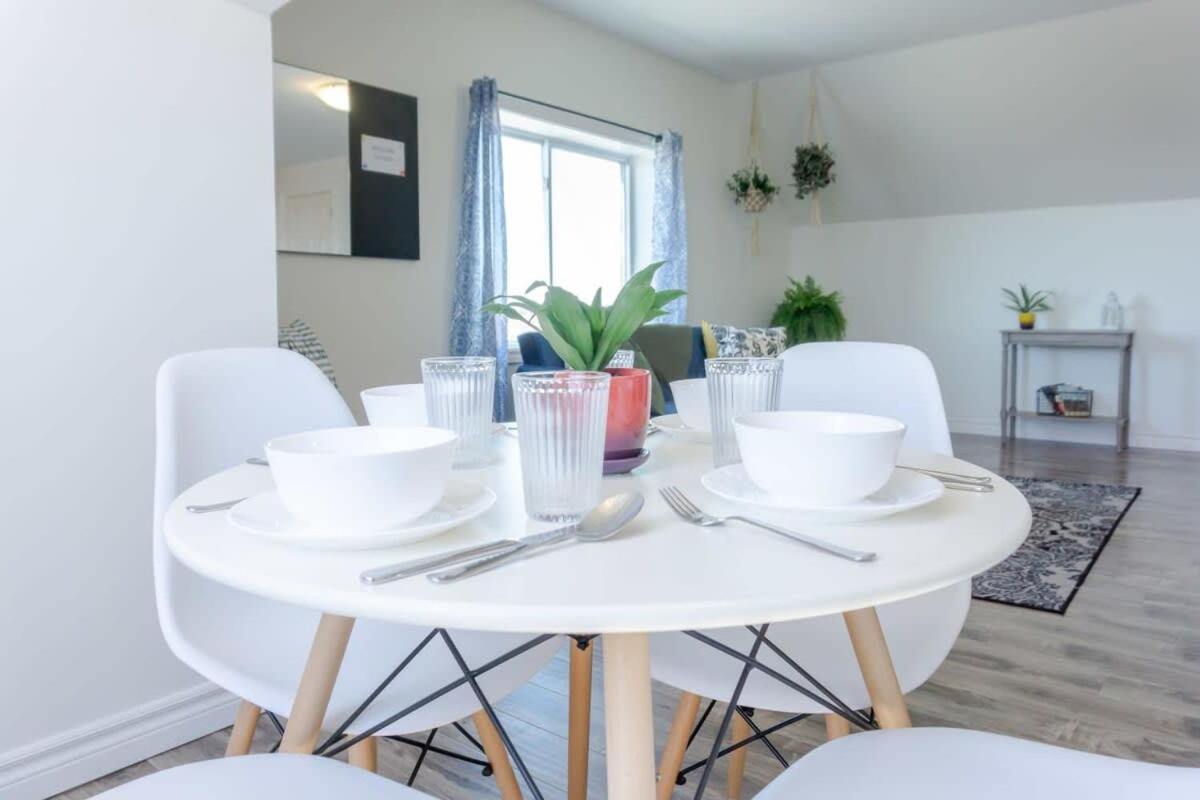 Amazing Location In Saint John 2 Bedroom Modern Parking New מראה חיצוני תמונה